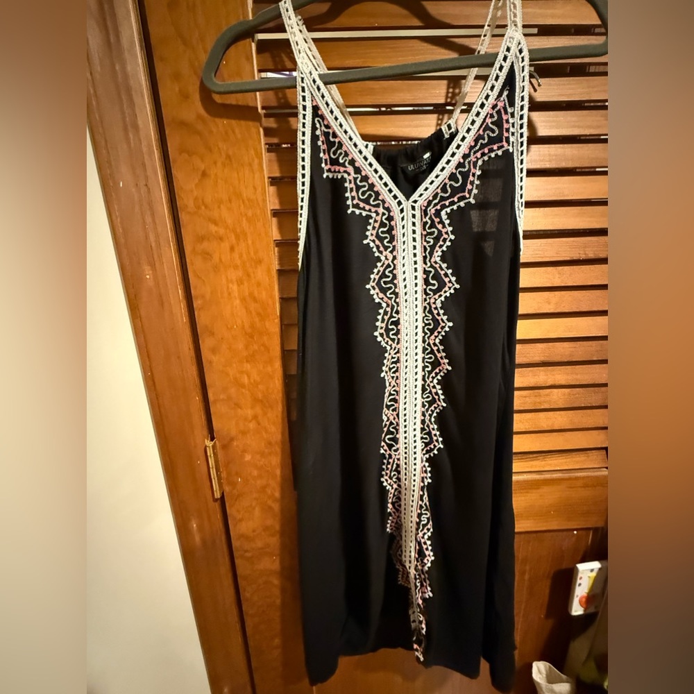 Black‎ embroidered swim coverup